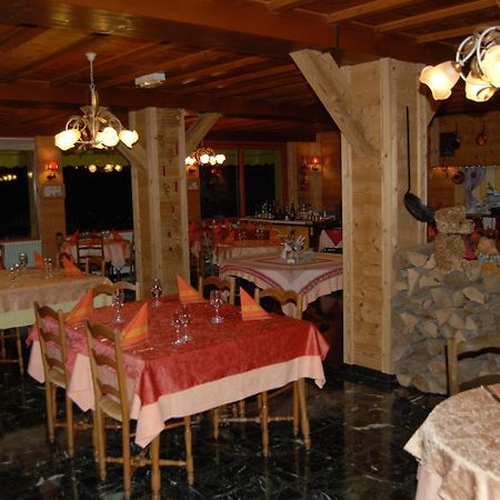 Hotel De La Couronne Mijoux Esterno foto