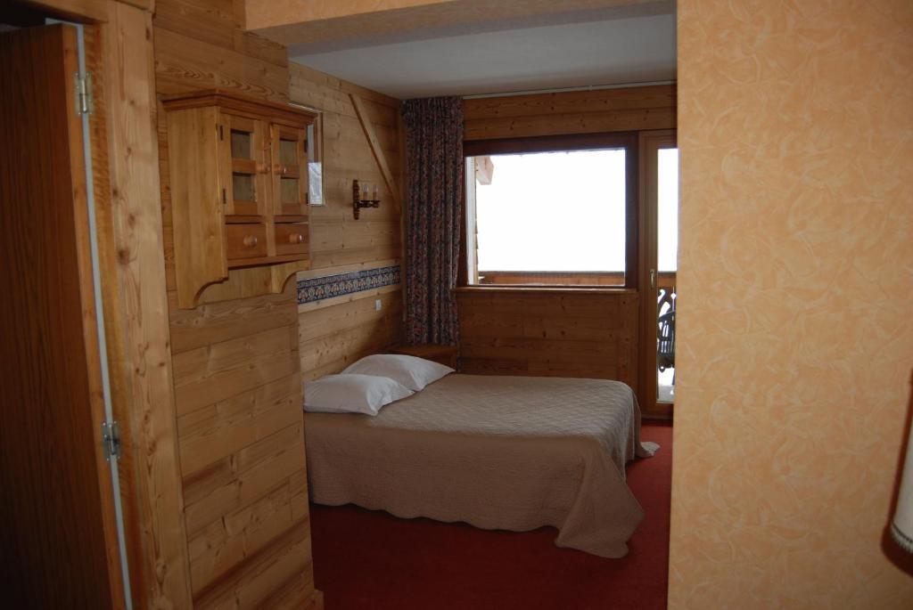 Hotel De La Couronne Mijoux Esterno foto